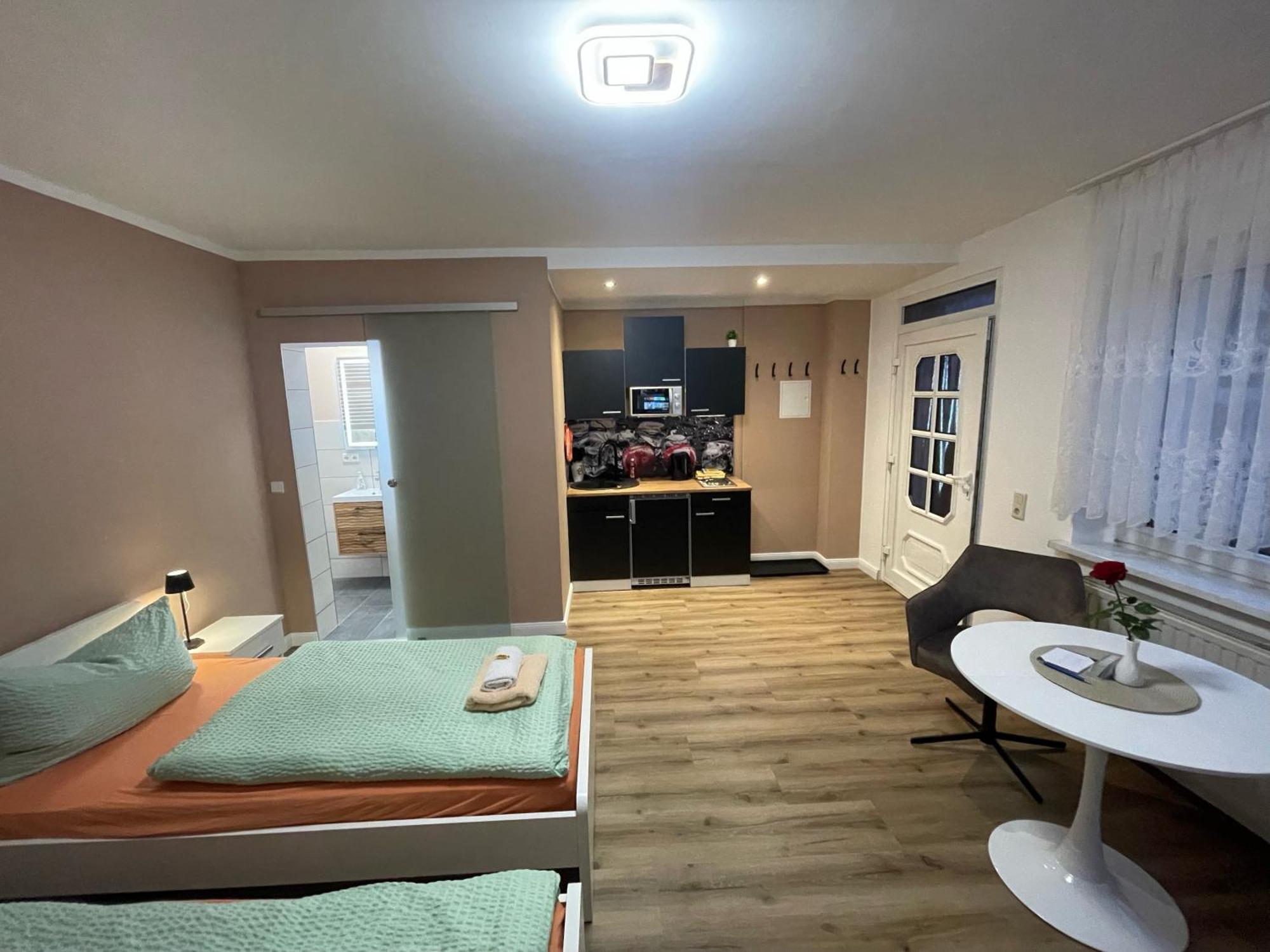 Top-Moderne Ferienwohnung Und Apartments Auf Frueherem Wunderschoenen Bauernhof Im Elbe-Elster-Kreis In Brandenburg Bei Herzberg-Elster, Schoenewalde, Holzdorf Екстер'єр фото